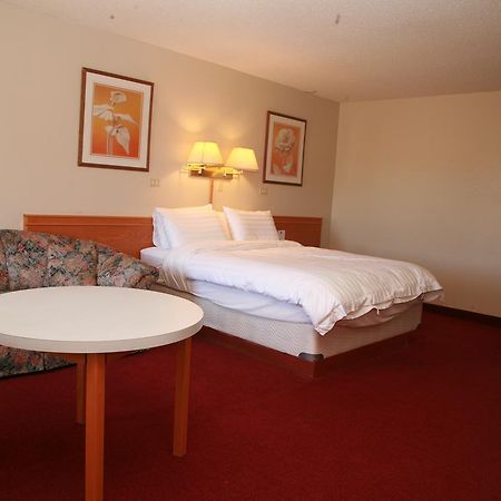 Widus Inn Swift Current Extérieur photo