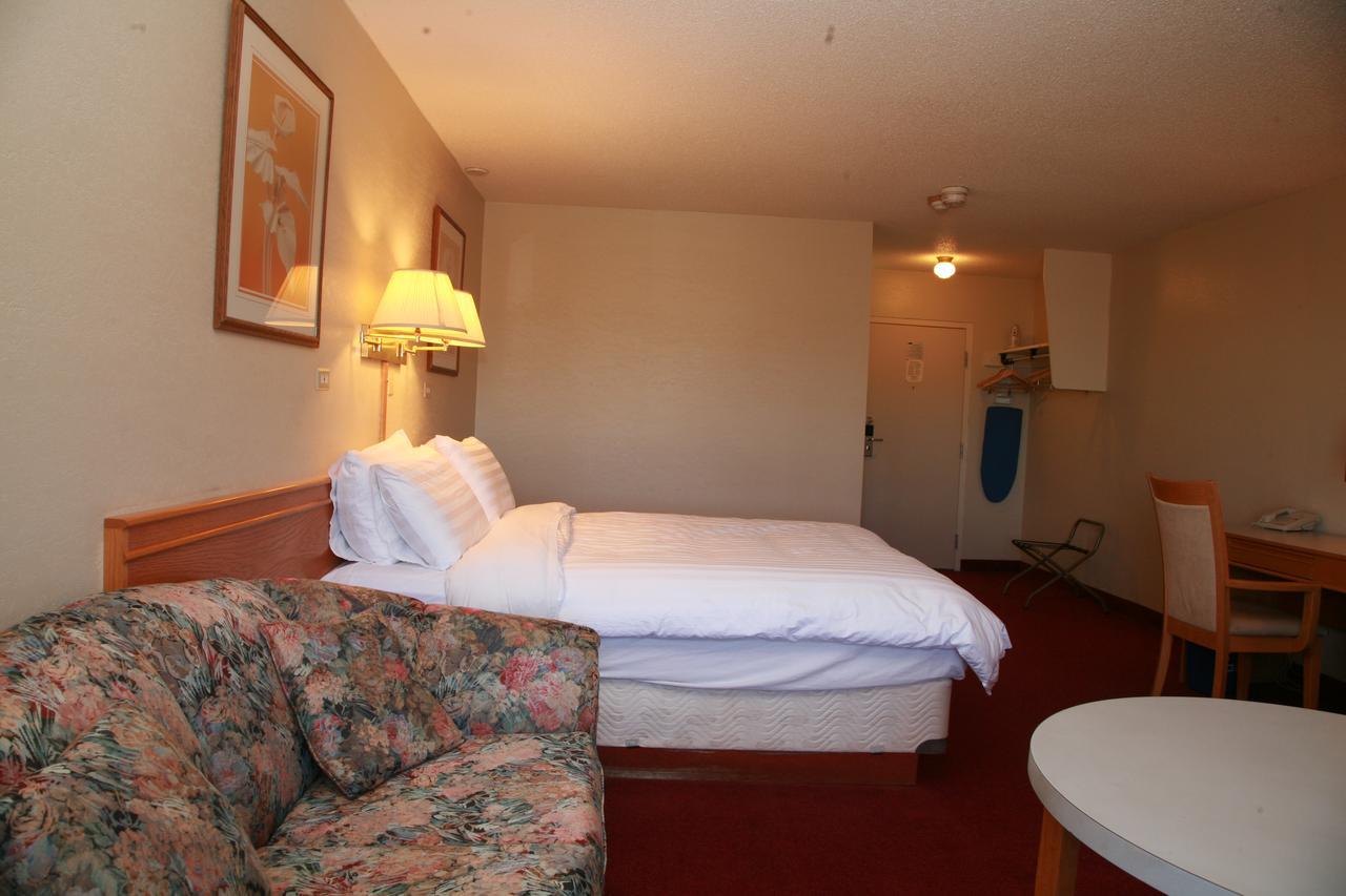 Widus Inn Swift Current Extérieur photo